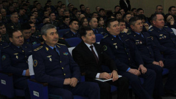 Фотография к новости: Алматыдағы әскери институтта Тәуелсіздік күніне арналған салтанатты жиын өтті