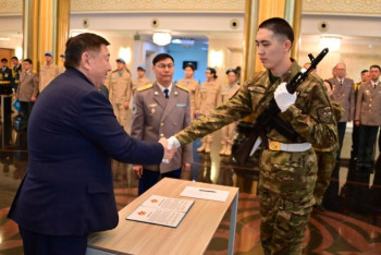 Патриоттардың екі буыны Отанға адал болуға ант берді