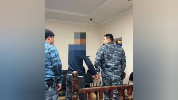 Фотография к новости: Атырауда шартты түрде босатылған азамат қайта қамауға алынды