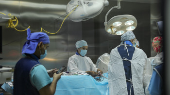 Фотография к новости: Елімізде ана құрсағындағы егіздерге бірегей ота жасалды