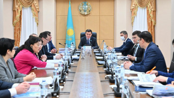 Фотография к новости: Сенатта есірткі айналымына қарсы іс-қимыл туралы заң жобасы талқыланды