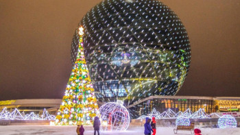 Фотография к новости: Астанада 30-дан астам жаңа жылдық шыршаның шамы жағылады