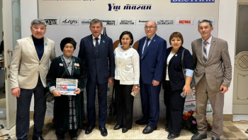 Фотография к новости: Нұртөре Жүсіп өңірдегі "Ақтөбе" газетінің ұжымын 100 жылдық мерейтойымен құттықтады