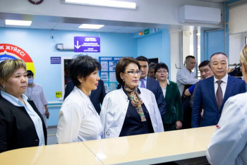 Фотография к новости: Алматы облысында Денсаулық сақтау министрінің қатысуымен өңірлік алқа өтті