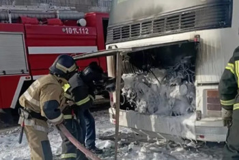 Оралда жолаушылар автобусы өртеніп кетті