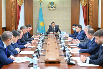 Фотография к новости: Сенаторлар өңірлерде жергілікті тұрғындармен кездеседі