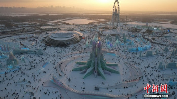 Фотография к новости: Қар-мұз патшалығы: Қытайда ең үлкен қысқы саябақ ашылды