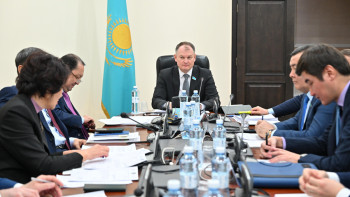 Фотография к новости: Сенаторлар Қазақстанның ЕҚДБ-мен ынтымақтастық мәселесін талқылады