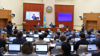 Фотография к новости: Мәжіліс жылды қорытындылады