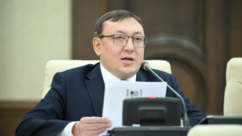 Фотография к новости: Депутат ерекше баланың ата-анасын зейнетке ерте шығаруды ұсынды