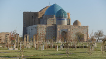 Фотография к новости: Түркістанда Ясауи кесенесі төңірегіндегі құрылыс жұмыстары шектеледі