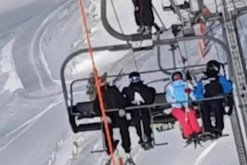 Фотография к новости: Франциядағы тау шаңғысы курортында 240 турист лифтте тұрып қалды