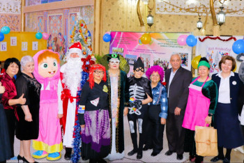 Фотография к новости: Зейнеткерлер ерекше балаларға шырша мерекесін ұйымдастырды