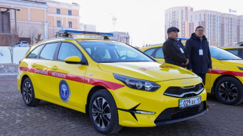 Фотография к новости: Шымкенттегі медициналық ұйымдарға 22 жаңа жедел жәрдем көлігінің кілті табысталды