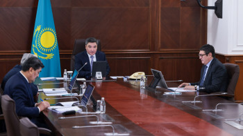 Фотография к новости: Олжас Бектенов «Жасыл экономикаға» көшу жөніндегі кеңес отырысын өткізді