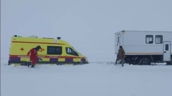 Фотография к новости: Ұлытауда жедел жәрдем көлігі қар құрсауында қалды