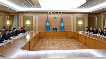 Фотография к новости: Тоқаев Ақтаудағы ұшақ апатына байланысты кеңес өткізді