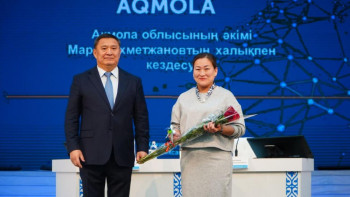 Фотография к новости: Көкшетау тұрғындары көптен күткен жаңа пәтерлерінің кілттерін алды