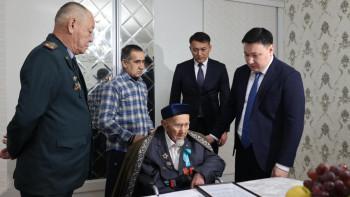 Фотография к новости: Түркістанда ғасыр жасаған қарияларға құрмет көрсетілді