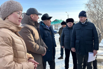 Фотография к новости: Депутаттар Петропавлдағы бөгетті қалпына келтіру жұмыстарын көрді