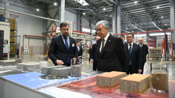 Фотография к новости: Тоқаев құрылыс индустриясы нысандарымен танысты