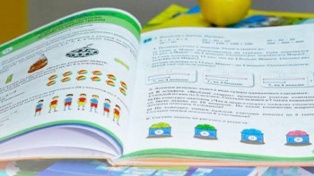 Фотография к новости: 2025-2026 оқу жылына арналған мектеп оқулықтары сараптамадан өтті