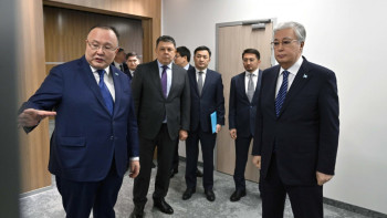 Фотография к новости: Тоқаев Жобалық кеңсенің қызметімен танысты