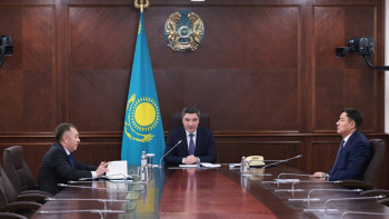 Фотография к новости: Бектенов жаңа Әділет министрін таныстырды