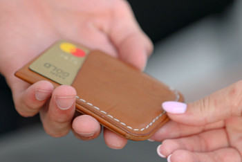 Фотография к новости: Балаларыңыздың банк картасын бақылауға алыңыз!