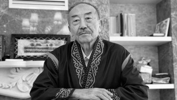 Фотография к новости: Президент Мұхтар Мағауиннің отбасы мен жақындарына көңіл айтты