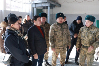 Фотография к новости: Мәжіліс депутаты шекара қызметінің жұмысымен танысты