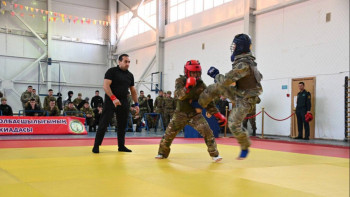 Фотография к новости: Ақтауда қоян-қолтық ұрыстан чемпионат өтті