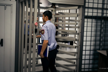 Фотография к новости: "Айыппұлды төледім" деп жалған түбіртек берген астаналық 7 жылға сотталды