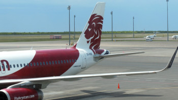 Фотография к новости: Егіздің сыңарын әуежайда қалдырып кеткен: Air Astana сотта жеңілді