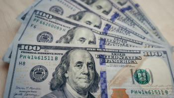 Фотография к новости: Ұлттық банк долларды алып-сату бағамын 7 теңгеге дейін белгілеуді ұсынды