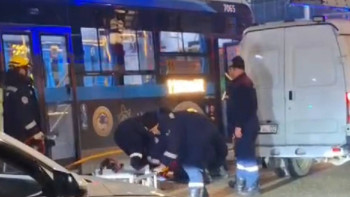 Фотография к новости: Алматыда троллейбус жаяу жүргіншіні қағып, жазым етті