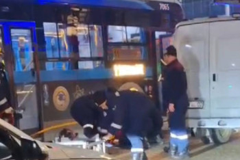 Фотография к новости: Алматыда троллейбус жаяу жүргіншіні қағып, жазым етті