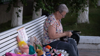 Фотография к новости: "Әжелер немеремен отырмайды": Қазақстандағы отбасы институтын зерттеу нені көрсетті?