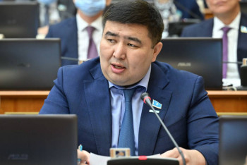 Фотография к новости: Депутат: Мұғалім болғанда да жемқорлыққа тап болмадым