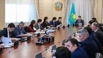 Фотография к новости: Энергетика мен коммуналдық шаруашылық саласындағы проблемалар ең өзекті - Бозымбаев