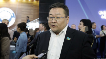 Фотография к новости: Айдос Сарым жемқорлықты қалай тоқтатуға болатынын айтты