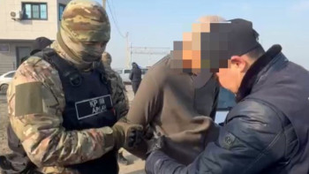 Фотография к новости: Түркістан облысында екі жолаушыдан есірткі тәркіленді