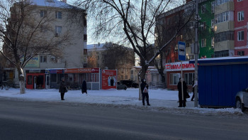 Фотография к новости: Ақтөбеліктер бүрсеңдеп автобус күтіп жүр