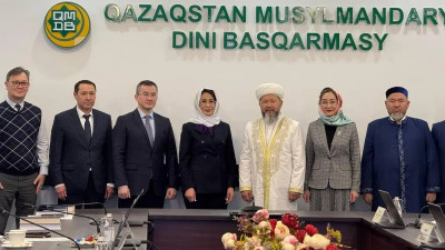 Министр Бас мүфтимен донорлық және вакцинациялау мәселесін талқылады