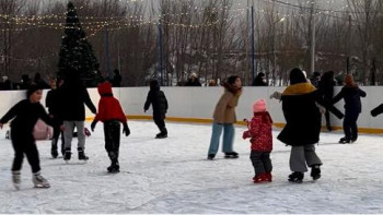 Фотография к новости: Алматыда бос жатқан аумақта мұз айдыны бар жаңа сквер ашылды