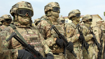 Фотография к новости: Арнайы операциялар күштерінің әскерилері кәсіби мерекесін атап өтіп жатыр