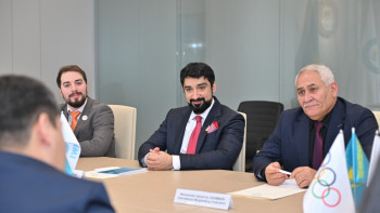 Фотография к новости: Халықаралық ауыр атлетика федерациясының делегациясы Қазақстан ҰОК кеңсесіне келді