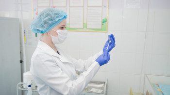 Фотография к новости: Сауд Арабиясы қажылыққа барушыларға жаңа вакцина түрін алуды міндеттеді