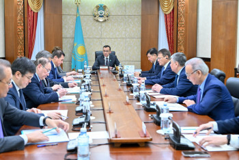 Фотография к новости: Сенаторлар аймақтарды дамыту мәселесіне ерекше мән беруі қажет – Әшімбаев