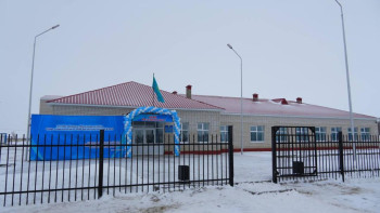 Фотография к новости: Ақтөбе облысы: Темір көпір ауылында жаңа мектеп пайдалануға берілді